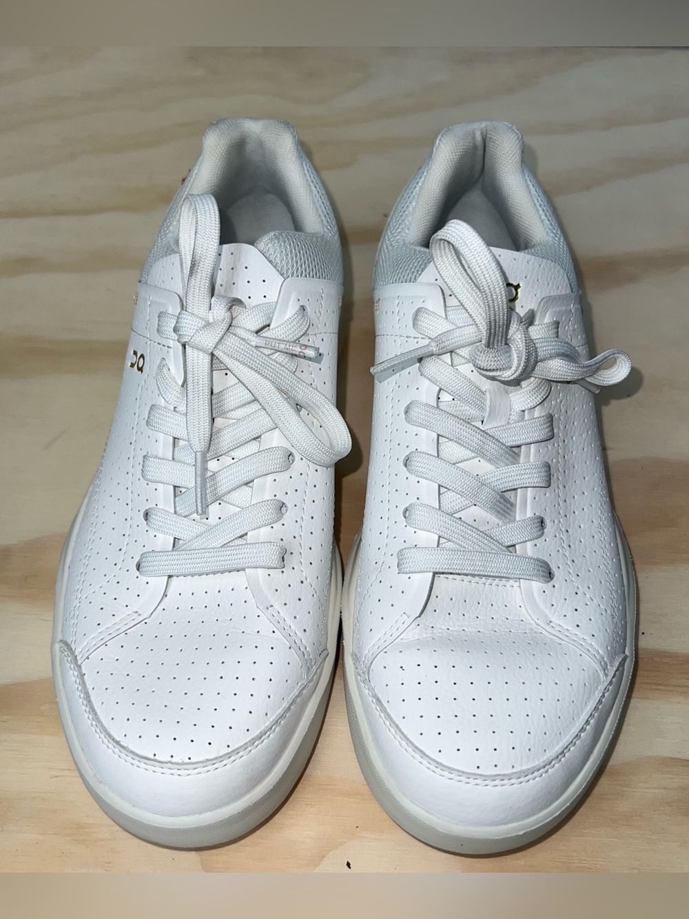 On Cloud The Roger Centre Court Sneakers Shoes Size Womens US 7 White Woodrose
